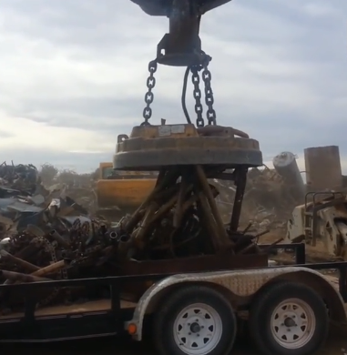 永磁吊在廢品站大展神威