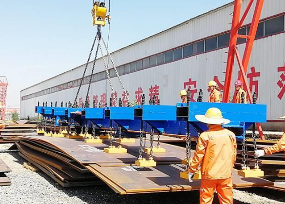 鋼板吊裝永磁吸盤與鋼板吊鉗哪個(gè)更適合